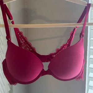 Soma Elegant Lace Trimmed Bra in Burgundy